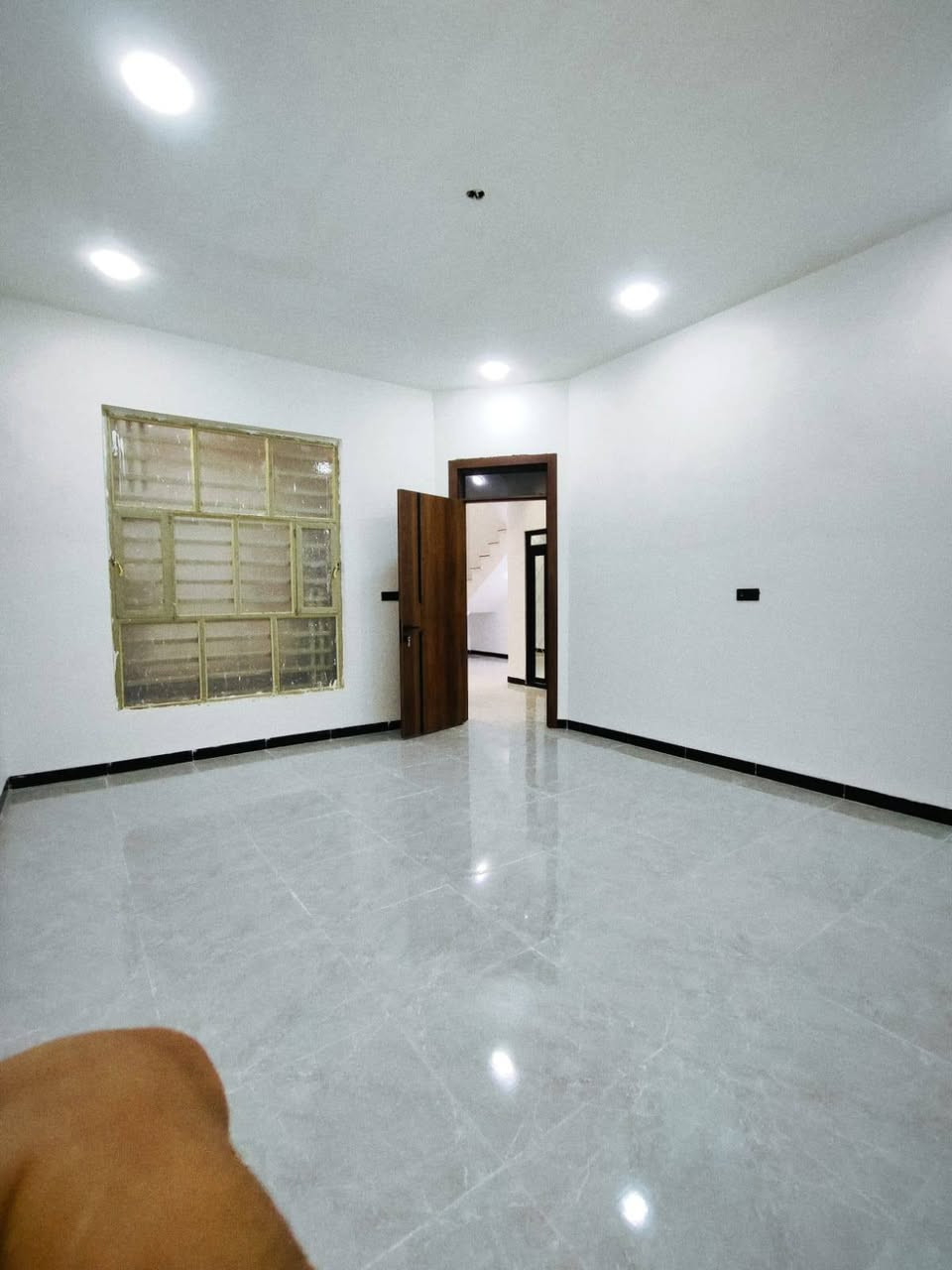#مكلف بالنشر 
🏠بيت للبيع زراعي سند 25
🏚️ديوانية / حولي الخصيمه عرصات حيدر بن حجي هندي 

✅كونكريت مسلح 

❇️زراعي سند ٢٥ [مرقم جاهز للتطويب]

✅المساحة : 240متر 

❇️الواجهة 10 متر

❇️النزال : 24 متر 

♻️محتويات الدار 

 🔆 غرفة نوم عدد2

🔅استقبال 

🔅صالة 

🔅مطبخ 

🔅صحيات داخلية وخارجية 

🔅كراج سياره كبير 

🔅حديقة كبيره

 

✅كونكريت مسلح و صب مركزي 

✅تأسيس ماء وكهرباء انابيب سمارت  الاصلي

✅شبكة تقطير سبالت للبيت بالكامل 

✅شبكة كاميرات للبيت بالكامل اربع جهات 

✅خدمات كاملة (  ، ماء ، كهرباء ،  +مدارس) 
او الاتصال واتساب او عن على الارقام التالية
***********
+964 786 882 9120
