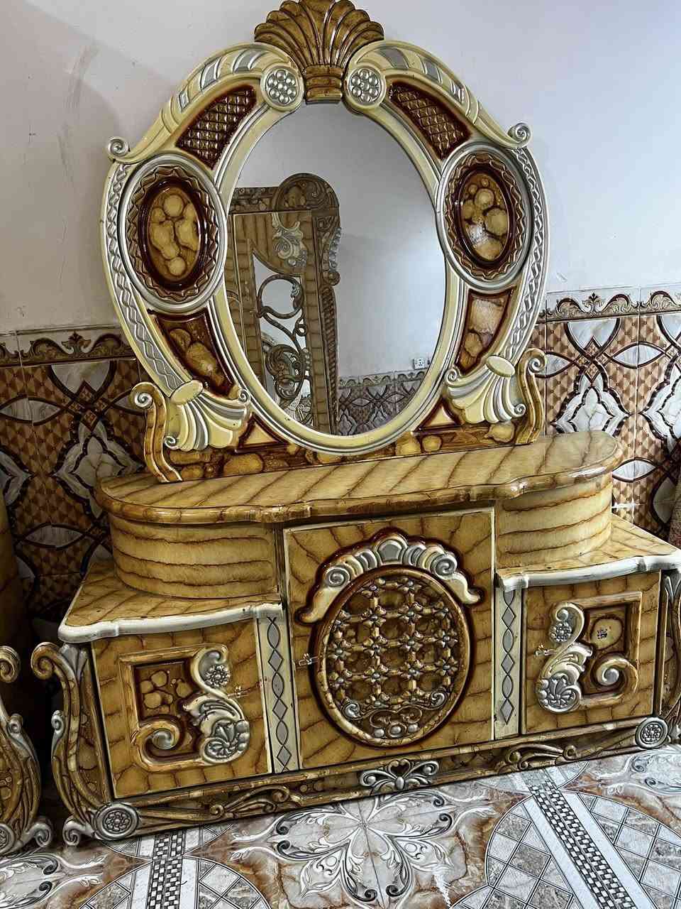 غرفه نجاره تفصال طابقين ام السته نضيفه كلش سعر 850 نهايته قفل عنوان سوك الشيوخ حي العسكري رقم ***********@إشارة
