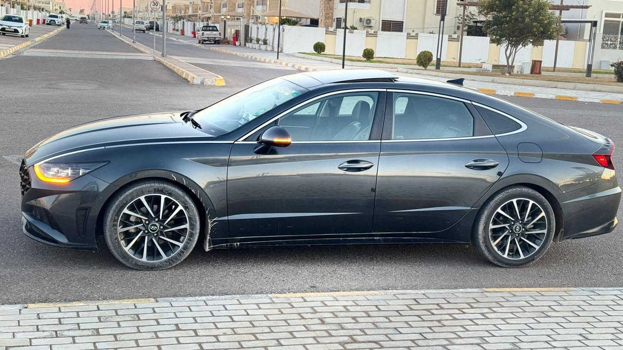 سوناتا 22لمتدد اعله فئه 
ضرر بونيد وجاملغ بلا دواخل 
مراوس ب سوناتا غير لون او هايبرد موديل حديث فقط 
ماشيه 100ميل  السعر 178 ..
***********
