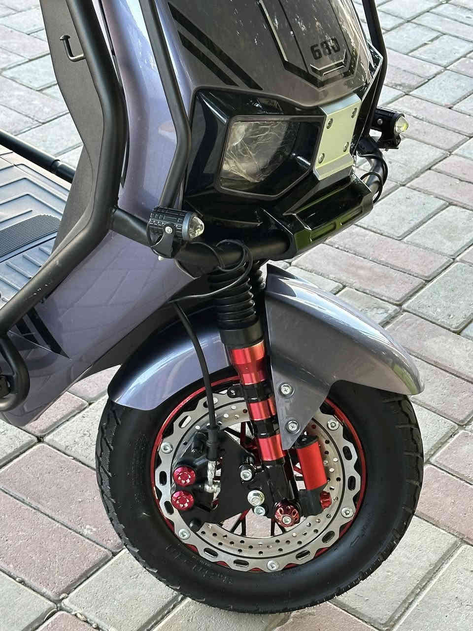 السلام عليكم دراجة شحن سكنس الماسة للبيع موديل ٢٦ الدراجة جديدة صار خمسة ايام ساحبهة من الجمعية مواصفات الدراجة ٤ سرعات ٦بطاريات لايت لد اربع اشاير بلوتوث السعر اتصل علة الرقم ***********‏
