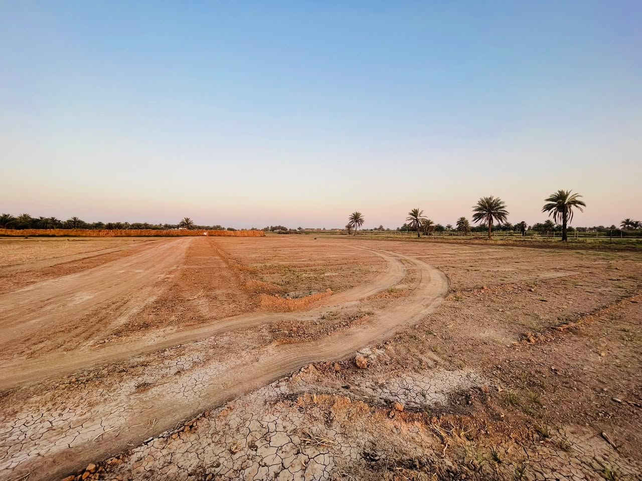 دوانم  يصلح مزارع  استثماريه او خاصه او سكن موقع مثالي 📍

طابو زراعي سند25                    تحويل مباشر 

           متوفره كافة الخدمات 

 الموقع خلف جامعة بابل قرب منطقة ربع سعود 

سعره مناسب كموقع ❤️‍🔥

لااستفسار اكثر 
***********
