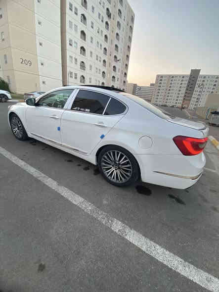 السلام عليكم كيا كادنزا خليجي موديل 13 شكل 14 رقم اربيل مميز سنويه وهزه جديده تحويل ثاني يوم السياره ما نقصها برغي جاهزه اي نقص مابيها فول مواصفات واحد على واحد بيها أربع قطع صبغ بدون اي ضرار اي داخل مابيها بدون ايرباك كير مكينا مكفولات برغي ما مفتوح بيهن السعر مناسب  123 مستعجل على البيع العنوان بغداد رقم الهاتف ***********
