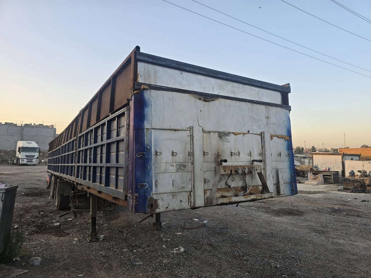 للبیع  مکفوڵ 52طن عنطە مکان اربیل کویر  سعر 35وەرقە
***********  ***********
