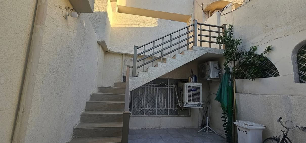 اعلان ●○● للبيع 

بيت مساحه 《٢٠٠ متر》《  الواجه ١٠ متر》 النزال ٢٠ متر》
وحدتين سكنيه الواقع في حي الجهاد الخارجيه مربع البريد
الطابق الارضي الاول// يتكون من ٢ غرف نوم صحيات صاله ضيوف مطبخ كراج 
الطابق الثاني// يتكون من ٢ غرف نوم صحيات صاله ضيوف وسطح وكراج 

للاستفسار مراسلة الصفحة او الاتصال

على الارقام واتساب

☎️ ***********

☎️***********

زورو موقعنا ((مــكتــب بــاب الحــارة)) في حي الجهاد مقابل ((جامـــع النــور))ومجاور(( شارع التكية)) يوجد كافة العروضات وكافة المساحات للـــدور والاراضـــي
بإدارة { السيد ابو أنس}🇮🇶🇮🇶
