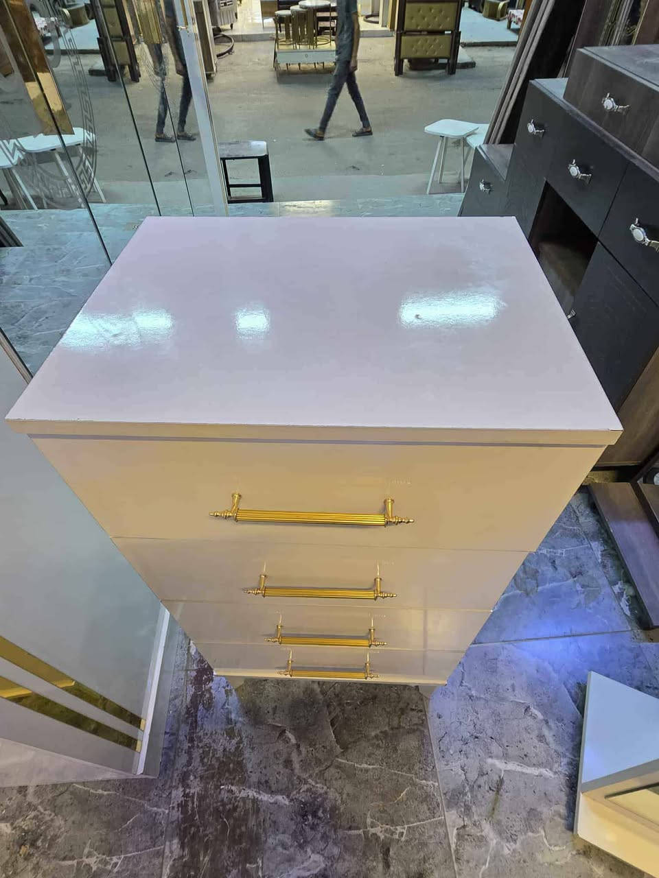 غرفه تركي اخت الجديده مع دوشگ اصلي ب 750وبيها مجال ***********
