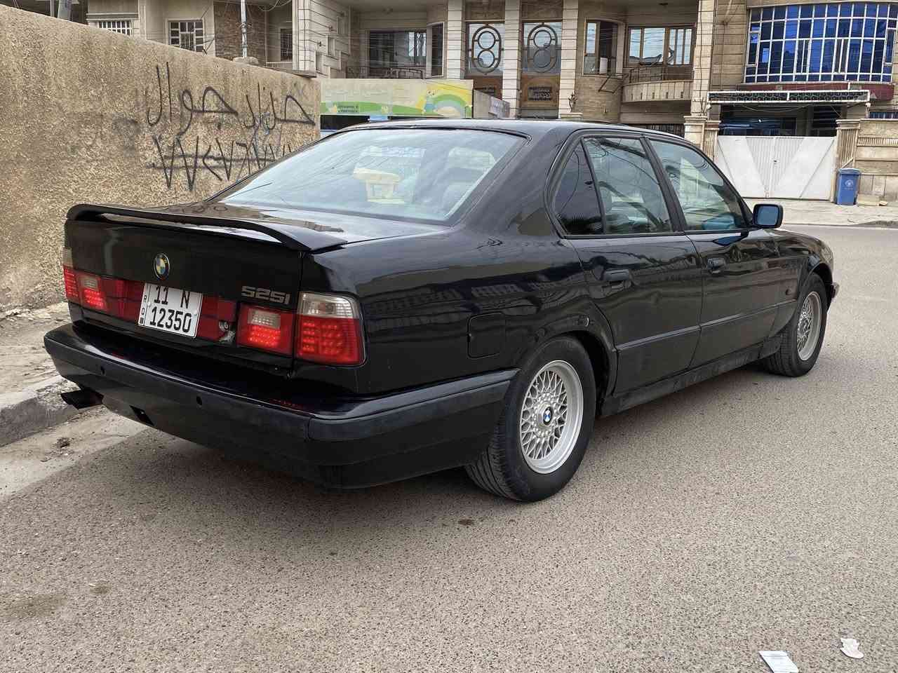 سلام عليكم للبيع بدون مراوس بدون اقساط
525 اصل تكمه وسنويه 
موديل 92 
كير اوتو بدون حادث قوي 
كهربائيات كلها شغاله وع البلاد 
تبريد شغال وباد كلش 
كير ومحرك جدد 
فتحه سلايد طكتين 
رقم انكليزي جديد سنويه ل2030 هزه جديده
داخل جلد ام كهرباء صاج اسود ستيرن كهرباء جعمقه كهرباء سترين صاج
مري فصل تلفون دبل ايرباك دبل كمبيوتر 
فول مواصفات وترايها كلش حلو ومابيها نقص 
السعر 54 وبي مجال مكاني بغداد السيديه 
***********
