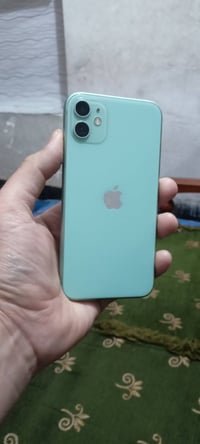 ايفون 11 عادي للبيع أو مراوس ذاكرة 64  نظافه مستبدل فقط بطارية وانطيك ...