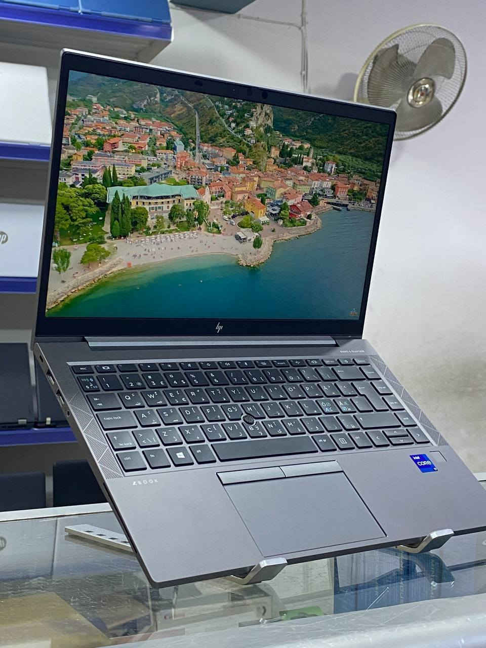 Hp zbook firefly 14 g8
Processor cor i7 generation 11
Ram 16g 
Hard ssd 512
Disply card 4 nvidia
Keyboard light
  
موصل /مجموعة الثقافية /قرب مطعم زكور 
***********
***********
