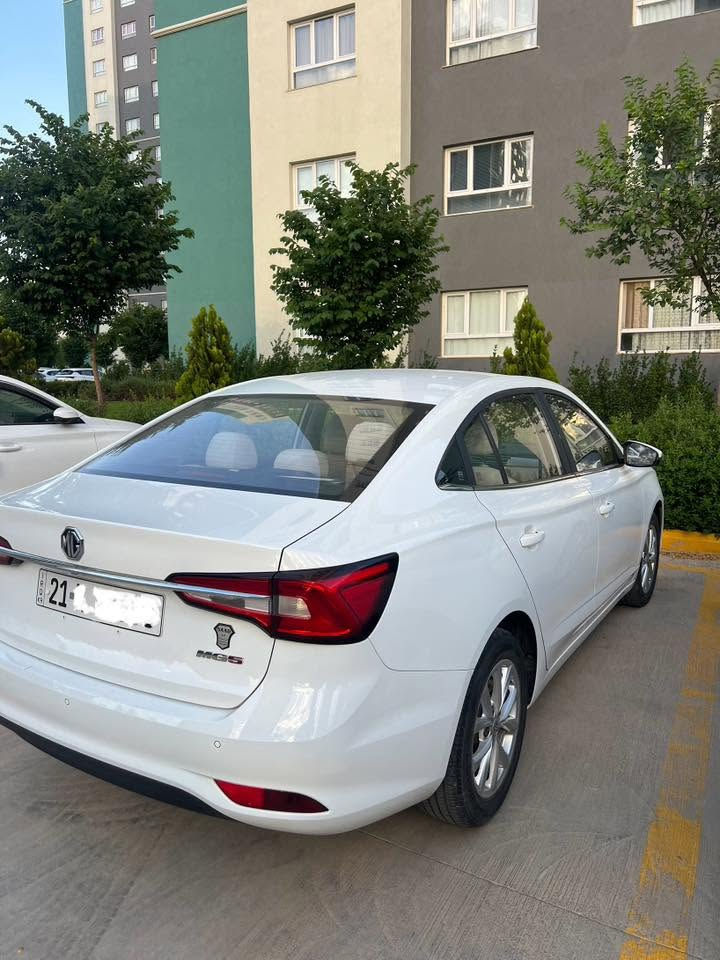 MG5 comfort 2023
ئیمجی ٥ مواسەفات کۆمفۆرد شاشە گەورە و بەسمە و ناو زەرد لایت لید 

یەک دەستە خۆم بە سفری کڕیومە  شوخت و چاڵیشی نیە وەک بیلادی ماوەتەوە سەیارەکە زەمانی شەریکەیە 

٤٠٠٠٠ هەزار کیلۆمەتر ڕۆشتوە ڕەنگی سپیە لە سلێمانیم  

نرخی ١٠٢ گەڵاو مەعامەلەیەکی کەمە 

ژمارەی مۆبایل ***********
