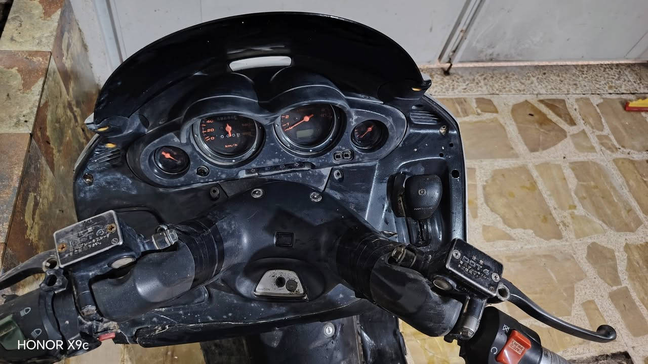 السلام عليكم اخوان ماطور فورزه صفر 6 حلوه أغراضها كلها اصليه وكدام العين ومسويلها ادامه يعني اني فاتح المحرك على ايدي الكهربائية كلها شغاله السعر 380الفف وابيع فحم في فحم مراوس هم يرهم حسب القناعه مكان الموصل موصل الجديد الرقم ***********
