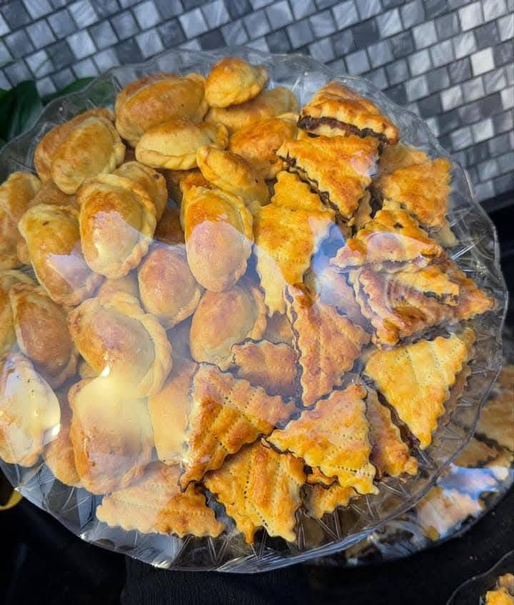 نستقبل حجوزات العيد ع كليجة وسودا ولفة خميرة حسب طلب شغل بيت نظيف ومليانين هيل
سعر كيلو 10 لجميع انواع


**إذا كنت صاحب هذا الإعلان وتريد حذفه لأي سبب، رجاءا أرسل رسالة إلى الدعم الفني**