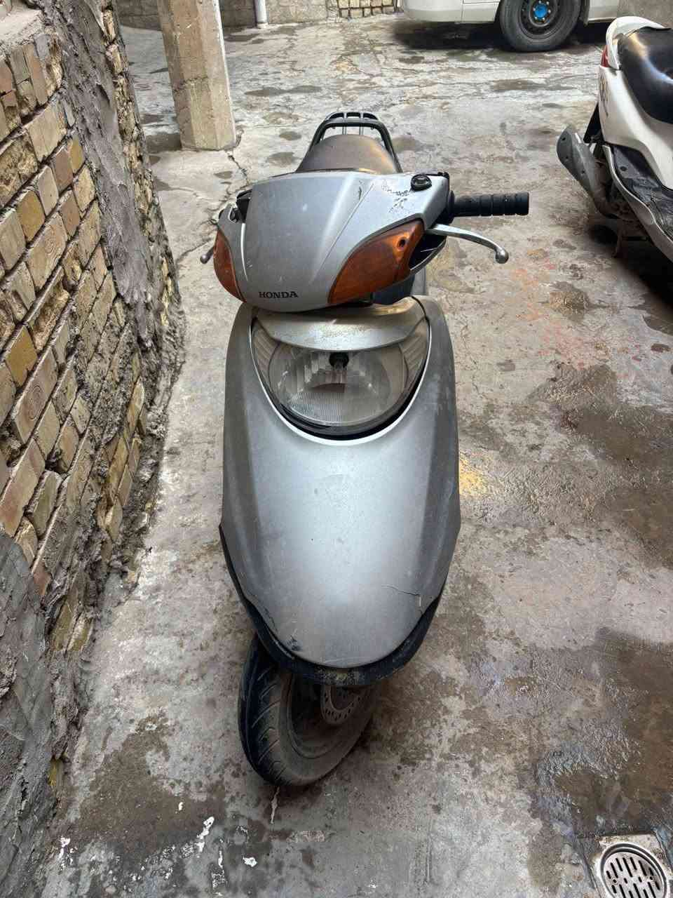 سبيسي ل البيع
ياباني 
صالنصة طاكة 
ودراجة تشتغل وتطفة 
كوم حديد  أبيعها 

٢٠٠ وبيها مجال قليل 

 

حي اور ***********
