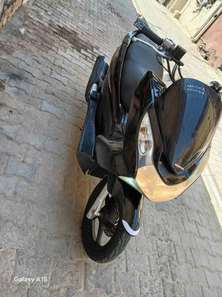 سلام عليكم....
دراجة (PSX)...(جيل الاول)  
🛵للبيع  ماشيه ٢٧ حقيقي ممتعوبه
دراجة شلعه معدل كهربائيات كلهه شغاله 
دراجة جديده  بلادية
أي نقص مابيهة دراجه مكفوله كفاله عامه بشرط علفحص اذا برغي مفتوح ترجع دراجة مال جناي 
جيب فيتر وتعال افحص مستعجل على بيعتهه السعر مليون و٣٥٠ 
العنوان بغداد  الكرخ  الاستفسار الاتصال على الرقم 📞 *********** بغداد, العراق
