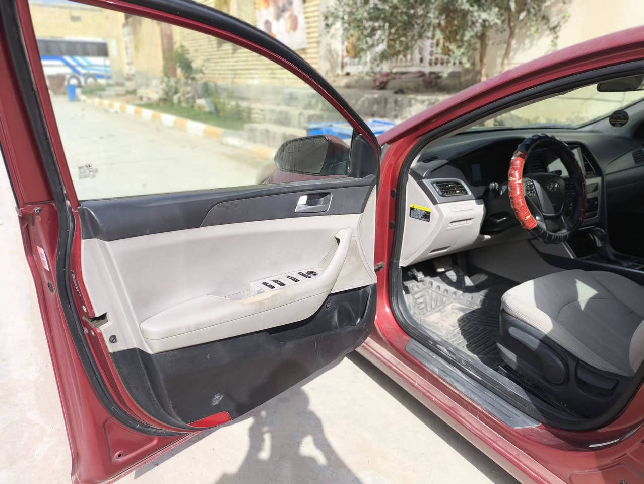 السلام عليكم سوناته 2016 حره بسمي وارد امريكي 
السياره حلوه للعلم سياره وصخه مامغسوله 
 المكينه GDiخير من الله توني شادلهه طابوكه 
رقم نگليزي مميز مراوس بلنتره موديل 2016 أو 2015 
مكاني ناصريه سيددخيل رقم الهاتف ***********
