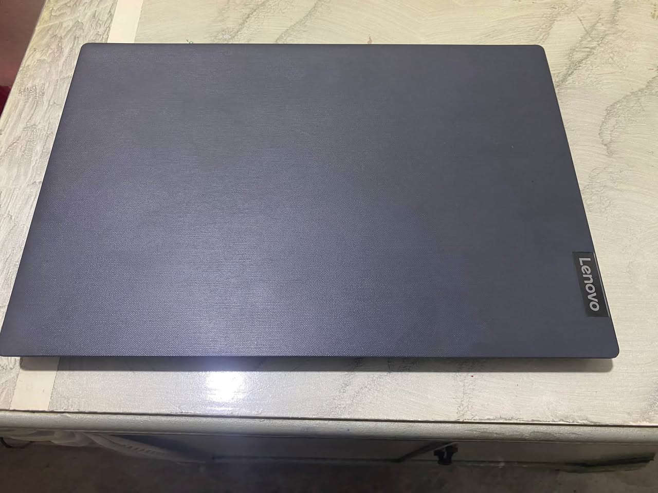 لابتوب لينوفو v-15
الجهاز بمعالج انتل i3 core جيل عاشر بسرعة 1.20GHz 

الرام 8gb بسرعة 2666

الذاكرة 256 من نوع ssd السريع جداً

الشاشة بدقة (1920- 1080 FHD الوانها جميلة جداً حالة اللابتوب نظيف جداً مستخدم فترة بسيطة للدراسة فقط.

السعر 275 وبيه مجال للشراي.


**إذا كنت صاحب هذا الإعلان وتريد حذفه لأي سبب، رجاءا أرسل رسالة إلى الدعم الفني**