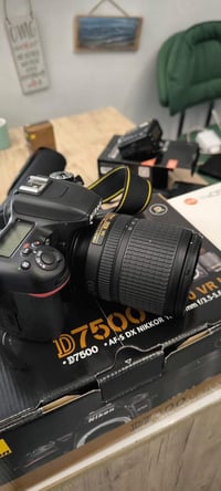 � إعلان للبيع – كاميرا نيكون D7500  للبيع Nikon D7500 حالة ممتازة مع ج...