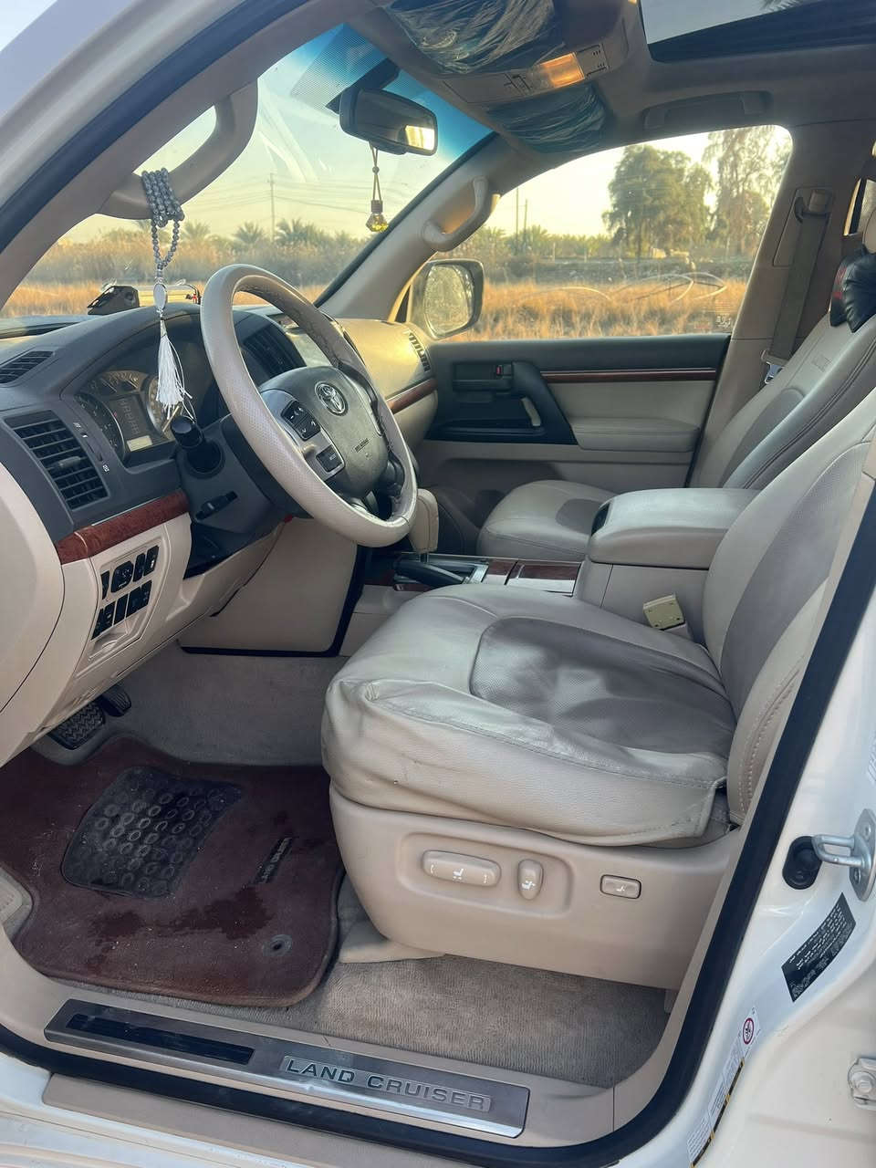 ﷽

لاندكروز (2015) ساز باب اول 
رقم اربيل تحويل ثاني يوم 
 
كفالة عمامة حتة دعاميات عدا بارد في جاملغ المامي اقل من شبر مًوضح بل سونار 

ماشية 136 km
مكان سيارة بغداد 
السعر  (44) 💲الف وبيهة مجال 
للاستفسار  ***********
