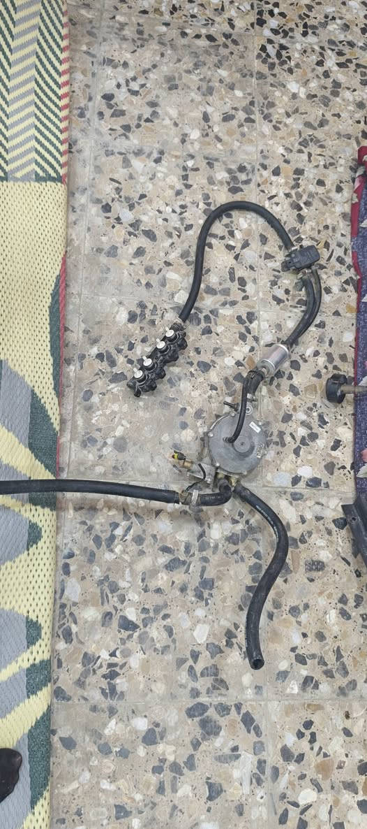 السلام عليكم
منظومه غاز ايطالي 🇮🇹
مكفوله من كلشي عقل نوزلات ضفيرة كله شركه 4 سلندر 
المنظومه مستخدمه فقط 3 اشهر
المنظومه اكفله تروح من يمي بس اتشدهة غير هاي ميحتاجله شي  
السعر 300 وبيه مجال 
***********
