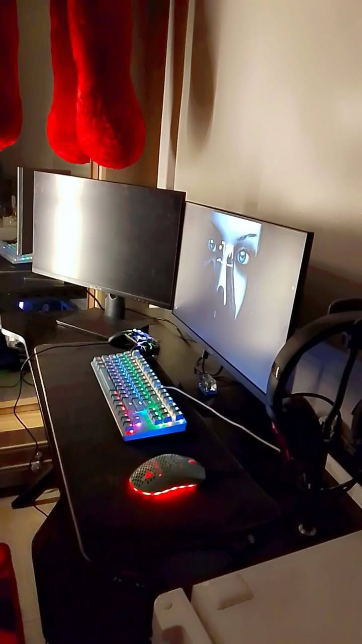 سلام عليكم
Pc
I5 9400f
RTX 2060 super 8g rgb
Ram16 rgb
Hard hhd1t
Hard ssd128
Power 600+80
المذر بورد اسوس
نوعية هيكل الكيس 
COUGAR CONQUER
مع شاشة galax 75 hz
كيبورد ميكنيكل
مع ماوس
مع ماوس باد عدد2
 سماعه كيمنك+ ستاند سماعه
 شاشه شركه msi الحجم 24  180 هيرتز 
 وجوستك + ميز وياهه ابيع شلعه وحده 
السعر 950 وبيه مجال العنوان بغداد بل عبيدي توصيل ما عندي الاستفسار *********** بي واتساب
