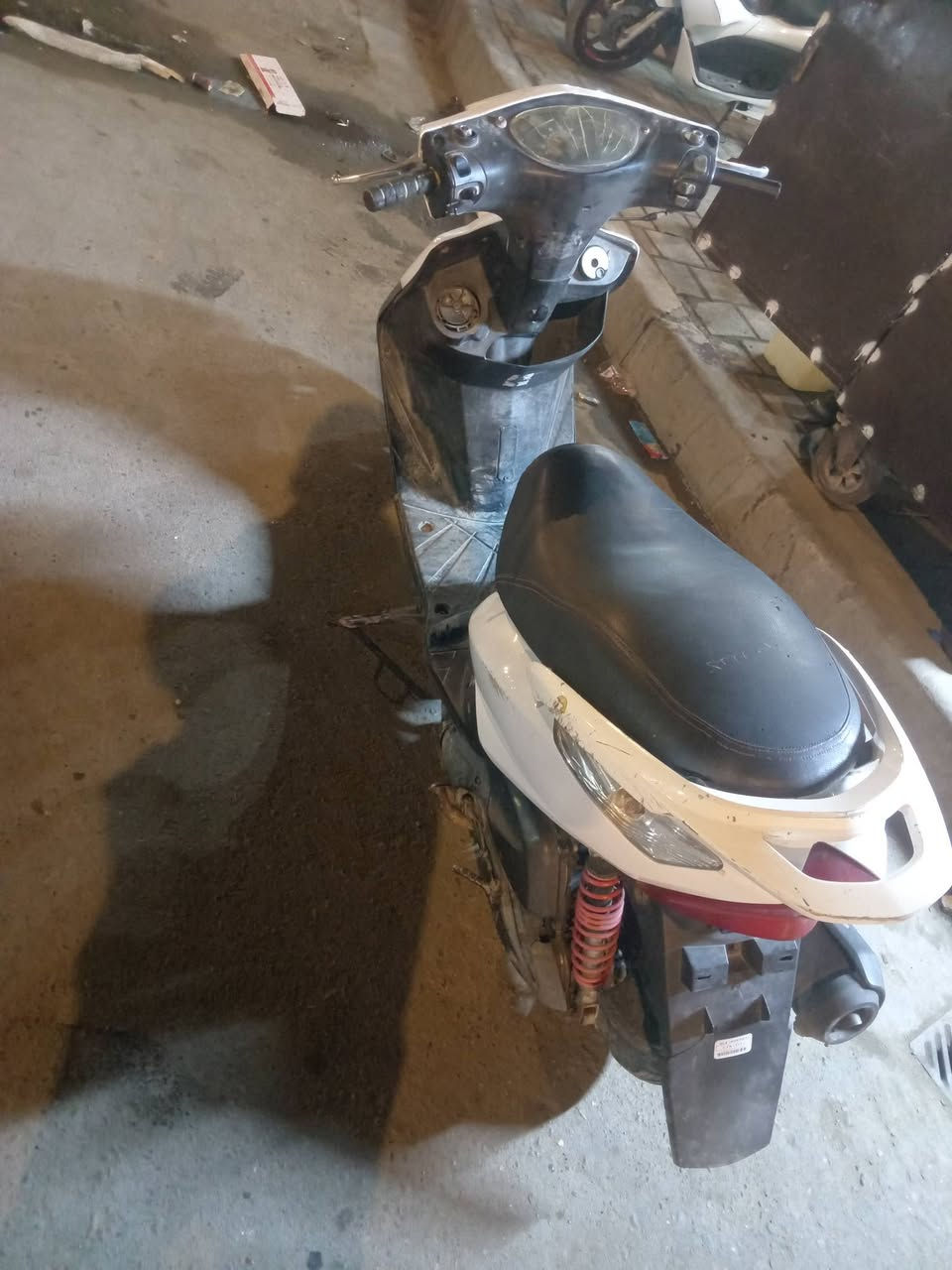 للبيع ماكس ثعلب 140 كابريتر الكهربيات شغاله
محرك ناعم بلادي دراجه بيه ملاحضات بسيطه سعر 325 مكان بغداد حي البتول ***********
