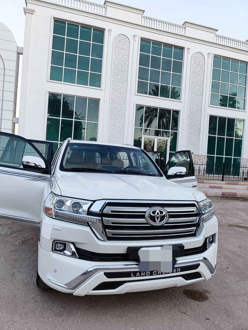 لاند كروز ٢٠١٨ بريم 🔥
معروفه مواصفات بريم 
ديفيدي بالقماره 
مكفوله كفاله عامه 
ماشيه ١٠٠ حقيقي 
سعر 52500$ 
📍مكان السياره بابل 
رقم السياره بغداد 
الاتصال📞 :***********
