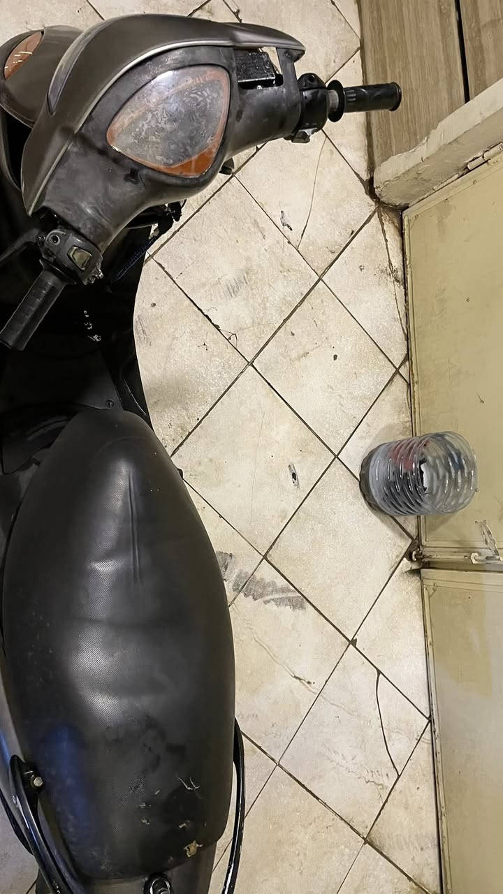 السلام وعليكم ماكس عدله كامله مكمله مكينه ناعمه خير من الله شلعه معدل لا صوت ولا نضوح ولا تبخير 
كهربائيات شلع شغالات 
يرادله باتري بس اطيه الك انته اشد 
نقصه بريك امامي فقط
سكنات اشاير لايت عالي ناصي بك لايت سلف دشبول كله شغال
مكاني الدوره البوعيثه 
***********
 سعره 475 وبيه مجال لشراي
