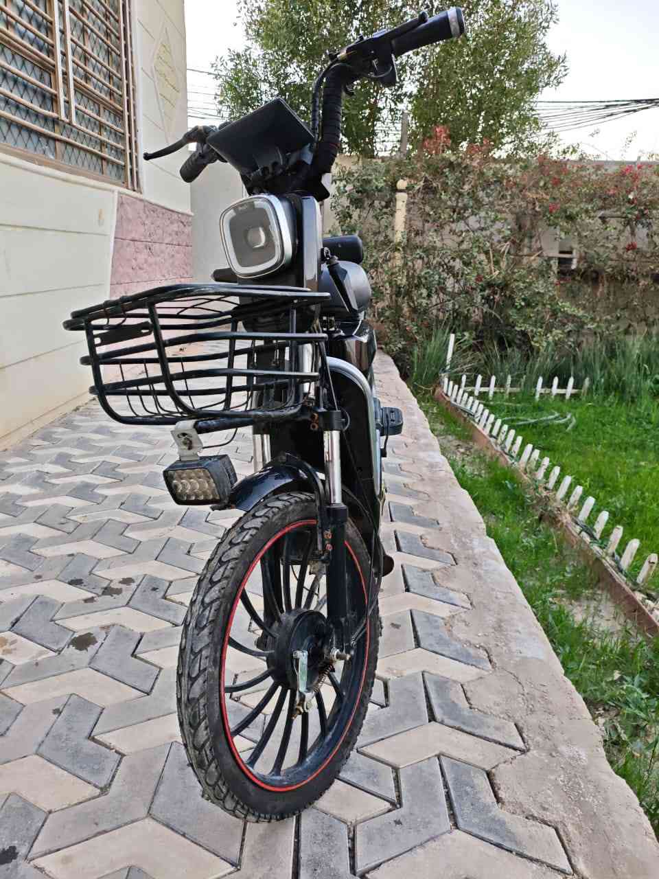 بايسكل شحن للبيع بطاريات ضعيفه العنوان كربلاء قرب السايلو السعر 100 ألف للاتصال ***********
