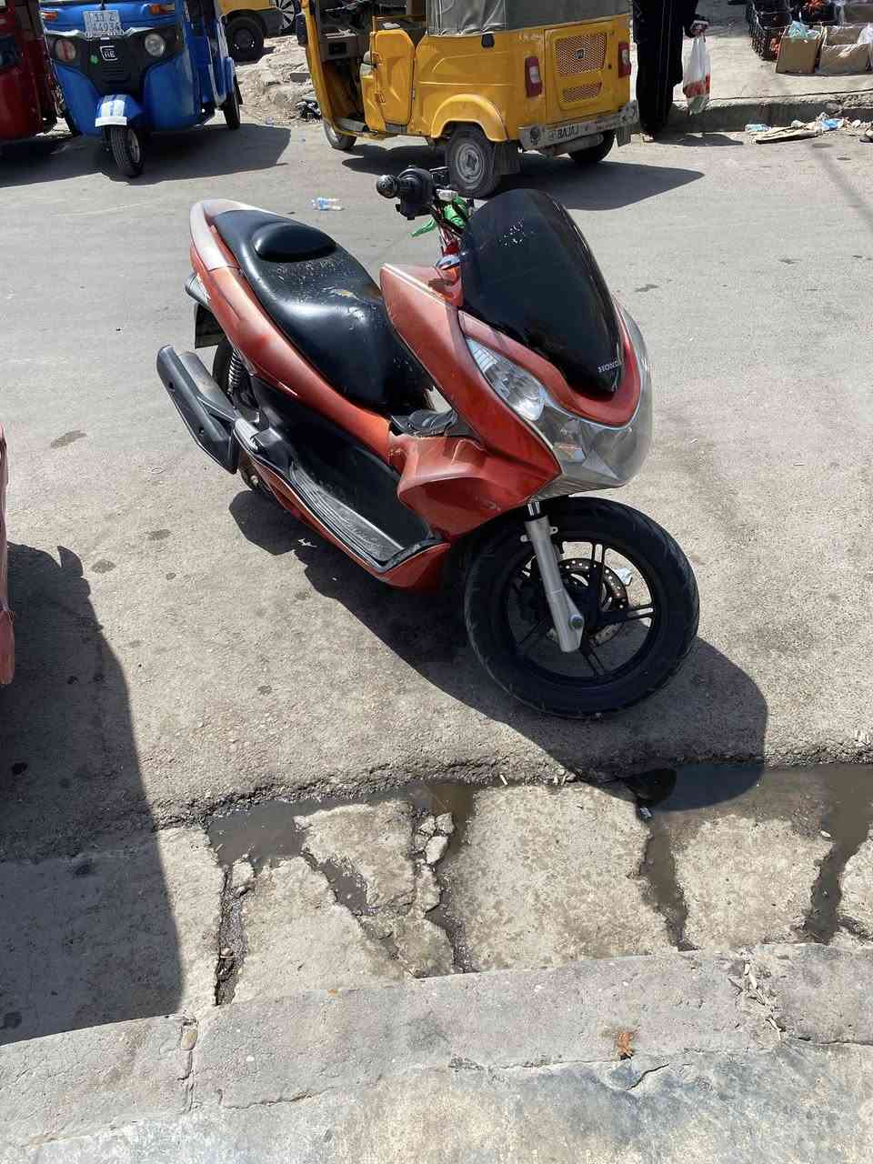 جيل اول موديل 2016
مكفوله كله شغال
مكينه بلادي 
السعر950
حرف A
مشكله ماعرف شبيها مادير سلف مو صوت كلج
باقي كله شغال 
مكينه بلاديه ناعمه 
واتساب ***********
