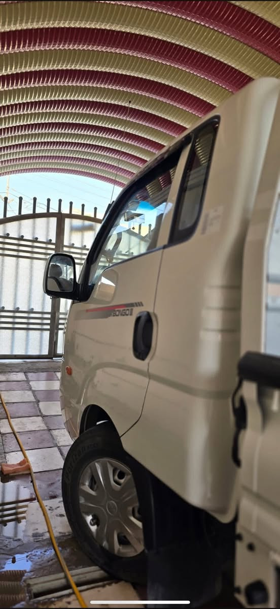 السلام عليكم 
كيا حمل للبيع موديل 22كفاله عامه باسمي 

ماشيه 30 فقط رقم +سنويه جديد 

سياره جديده بمعنى الكلمه 

مواصفات /

كير اوتماتيك محرك 3000

رادار امامي +توقف + مري شفط +فول تحكم ستيرن 
هيتر مري +هيتر ستيرن+

السعر 190 وبيه مجال مكاني بابل 

***********
