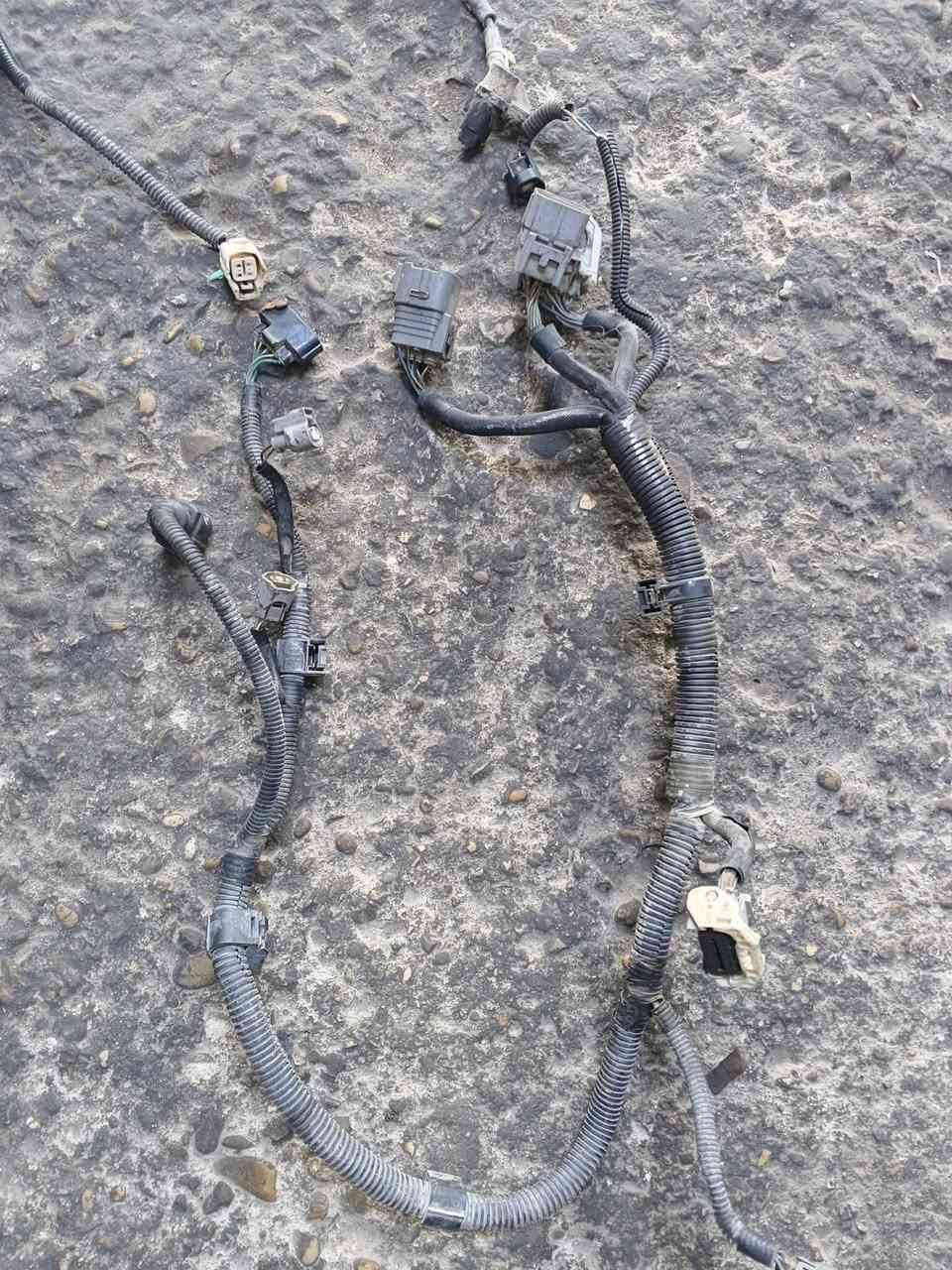 للبيع سبيسرات وغراض مستخدمه عله الشغل متواجد واتساب ***********
