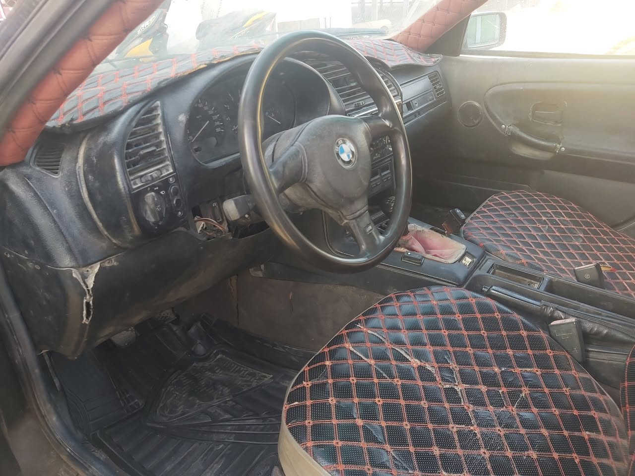 bmw e36 فرخ خفاش محرك ٢٥٠٠ مسكر رقم كربله شرط التحويل عنوانها بابل المسيب *********** سعر ٢٥ ورقه اوبيها مجال (مال تعمير)
