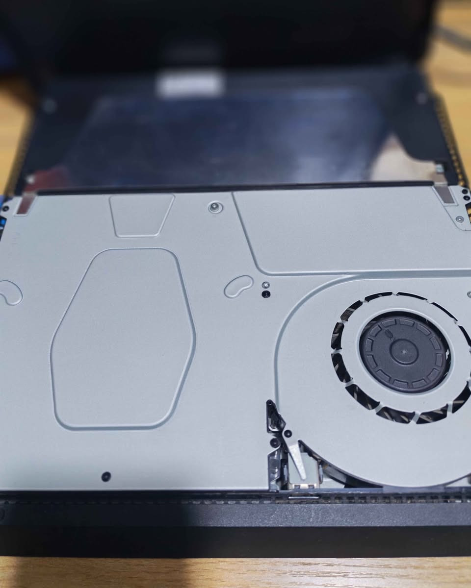 بلي فور سلم – ذاكرة 500
✨ نضيف كلش، أخو الجديد، لوك ستيكر
💯 الجهاز حلو وجديد مال جناي
✅ شرط الفحص
🧩 كارتون متوفر
🎮 جوستكات عدد 2 بعدهن جدد
💿 يجي وياه قرص واحد درايفر
⚽ ولعبة بيس 2026 مخزونه داخل الجهاز 
📍 المكان: البصرة – التنومة –
قرب فلكة أبو مهدي المهندس
📞 الشراي يتصل ويدلل: *********** البصرة, العراق
