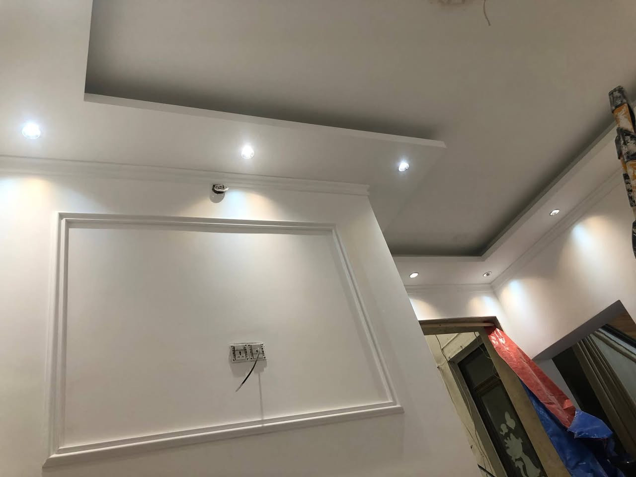 سلام عليكم مستعدين لتغليف الجدران وسقوف الثانويه وجميع الديكورات ***********وتساب
