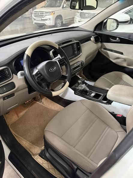 سلام عليكم
سورنتو خليجي موديل  20 مكينه اربعه سلندرمكفوله من الصبغ والبارد والتبديل سياره جديدة جدا    
بصمه تغشيل وابواب  
ويل جبير كروم 
داخل مخمل 
يدات نيكل
شاحن واير ليس
رقم بغداد الجديد 
تحويل مباشر 
مكان السيارة بغداد معارض البياع 
***********
***********
 السعر 228
