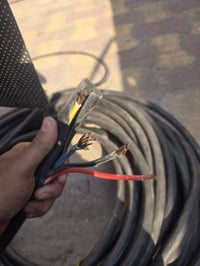 كيبل ٣ فيز اردني ١٦ ملم الصنع اردني مستخدم قليل  متوفر ٣ قطع قطعة ٥٠ م...