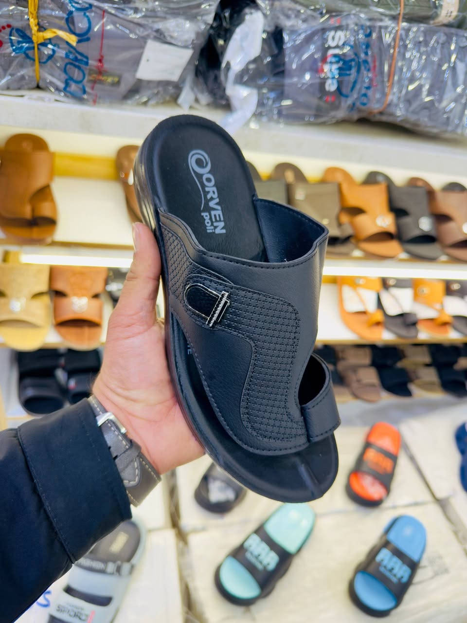 شحاطة رجالي فول طبي درجة اولى. تركي 
سعر الدرزن الرجالي 48 الف.. 
قياس 40 الى 45.. 
🚛يوجد توصيل لجميع المحافظات.


**إذا كنت صاحب هذا الإعلان وتريد حذفه لأي سبب، رجاءا أرسل رسالة إلى الدعم الفني**