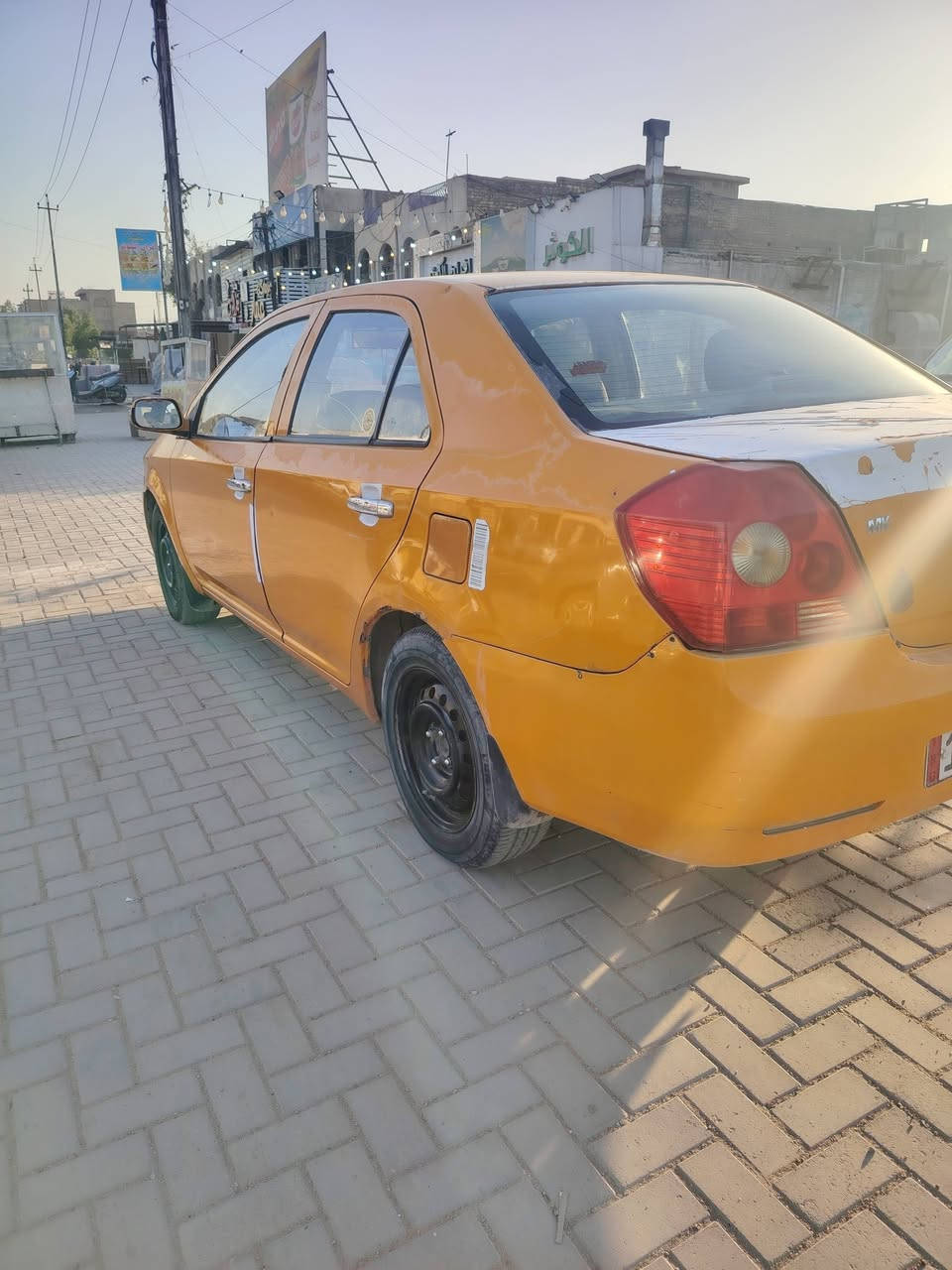 سلام عليكم جيلي للبيع موديل ٢٠١١ سياره بدون حادث محور مكينه وكير ياباني سياره حلوه السعر٢٦ رقم ***********.وات ساب العنوان بغداد
