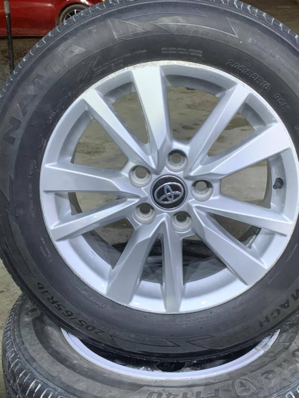 السلام عليكم
ويل كامري موديل ٢٣
اصلي مع تايرات حجم ١٦
السعر ٤٥٠ الف وبي مجال
رقم الهاتف *********** لا اتواجد على الفيس
