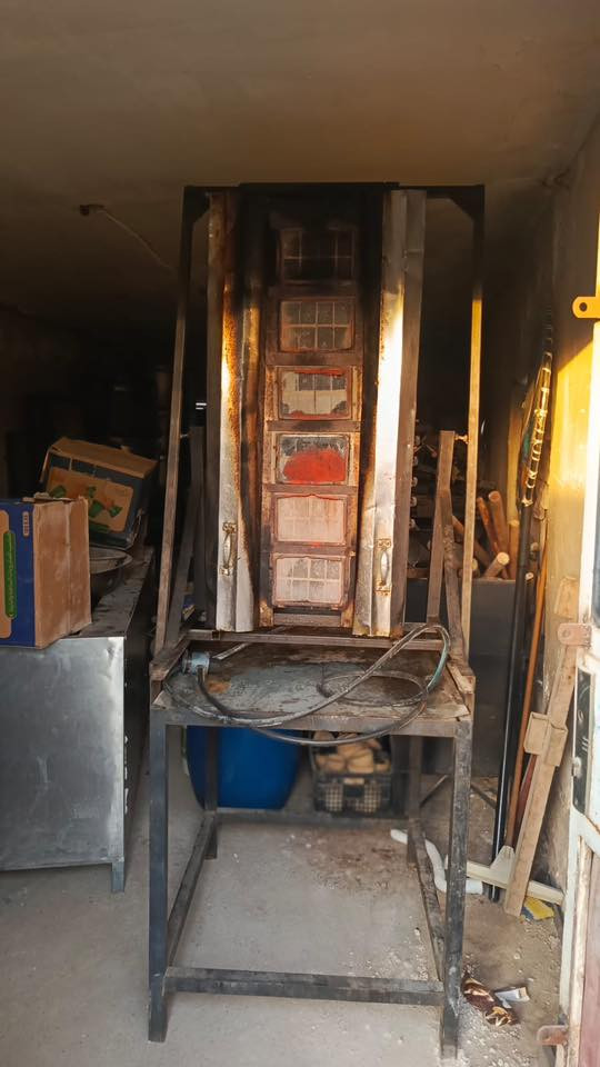 السلام عليكم شوايه ٦ عيون لل بيع مثل ما واضحه كدامكم السعر ٧٥ الف و بيهه مجال الشراي التواصل واتساب او اتصل : ***********
