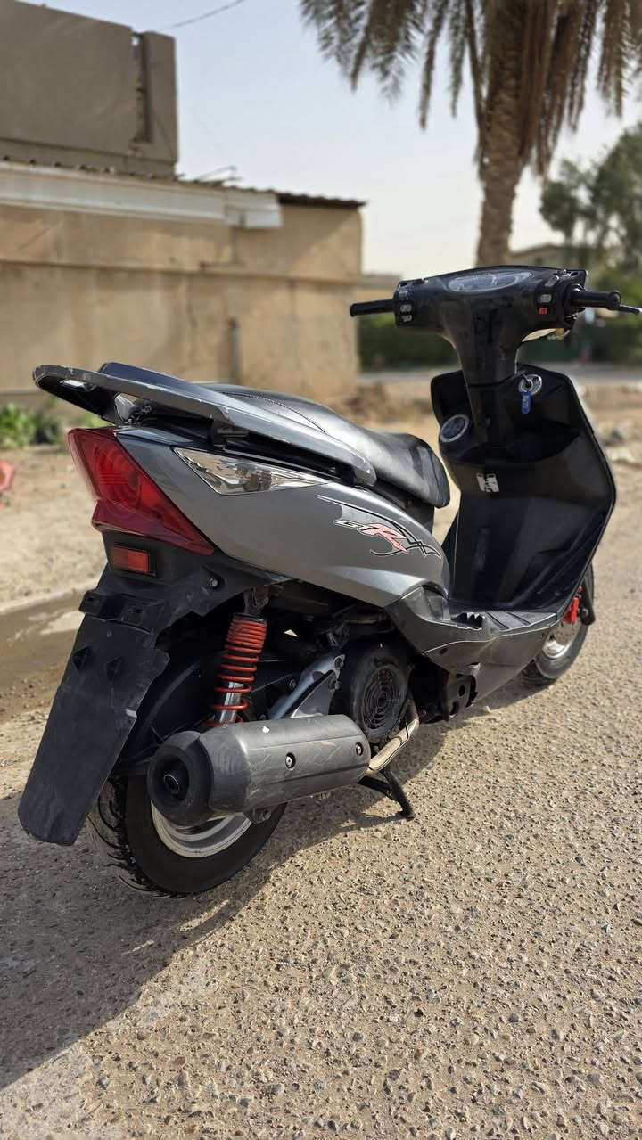 للبيع فقط ماكس ثلعب كابريتر اصلي ام الفيشه وسلف اصلي كفرات اصلي شلعه ومعدل فول كهربائيات كله شغال تايرات زوج جديد باله اصلي  ما نقصها برغي واحد  ((شراي جيب فيتر وياك وتعال تقتنع يله تاخذها )) السعر٧٠٠ وبيها مجال بصيط مكاني بغداد الشعلة وهاذه رقمي شراي يتصل ***********
