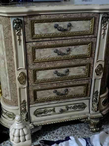 سلام عليكم غرفه 5 قطع للبيع نظيفه كلش خشبها مصري الشراي يتصل ***********
