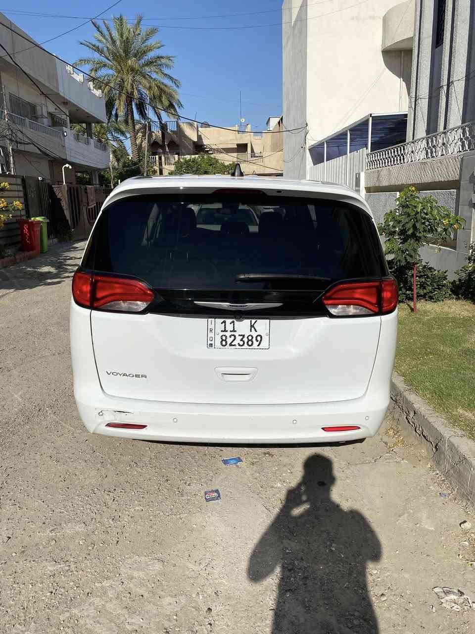كرايسلر فويجر 2024 (Chrysler Voyager)
للبيع 
المواصفات 
رادار امامي
رادار جانبي ونقط عمياء
رادار خلفي 
حساسات خلفيه
كامره خلفيه
شاشه كبيره 
أبواب كهربائيه 
صندوق كهربائي 
إشارات جانبيه بالمري 
الضرر فقط كسر بالدعاميه الاماميه ومصلحه نفسها
وصور الحادث ضمن المنشور 
السعر 23.500$
السياره داخله شهداء باقيلها سنه و3اشهر واتكفلك بتحويلها بس تخلص المده 
الرقم ***********
