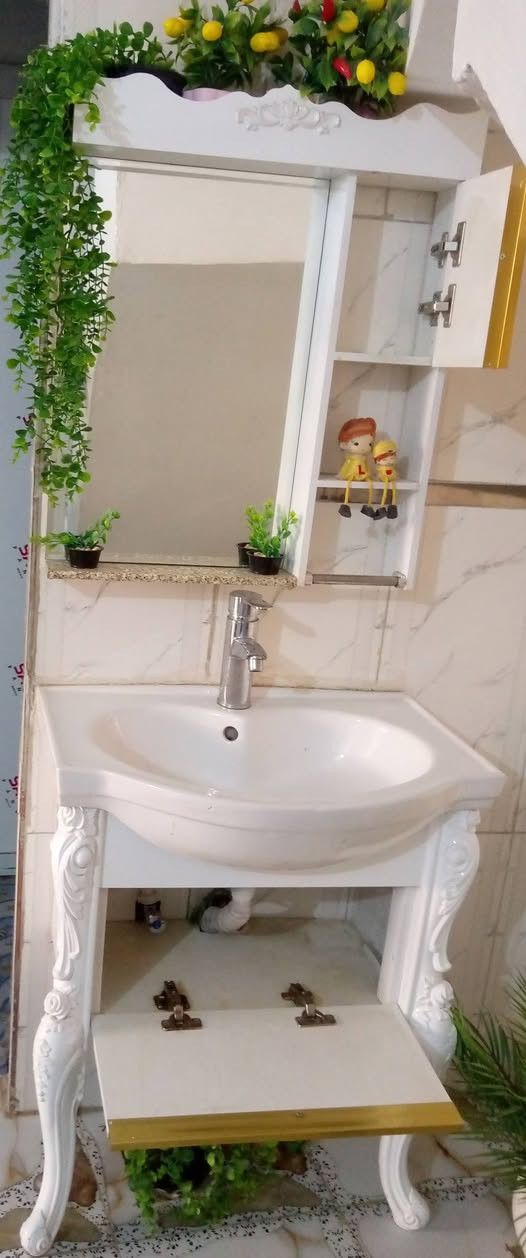 مغسلة نظيفه جدا للبيع كاملة خلاط وتاسيسها كامل سعر ٧٥  كربلاء طوريج 
***********
