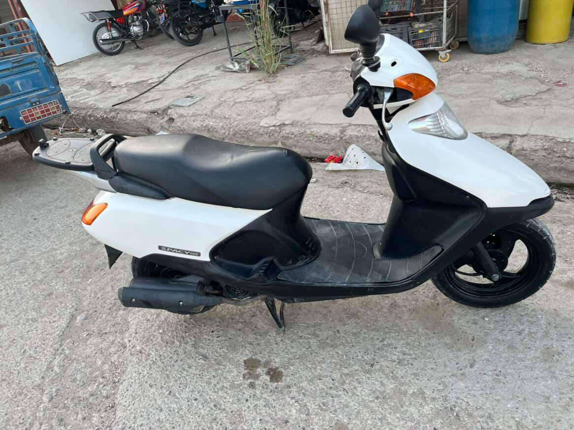 سبيسي رمبة جديدة ومكفولة كفالة عامة 
سعر مليون وربع وبيه مجال


**إذا كنت صاحب هذا الإعلان وتريد حذفه لأي سبب، رجاءا أرسل رسالة إلى الدعم الفني**