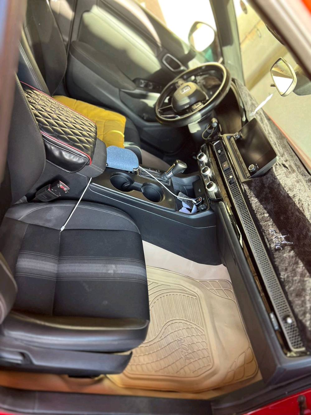السلام عليكم  للبيع 
Honda Civic 
2023
 Sport 
 رقم أربيل بأسمي تحويل بأي وقت 
بدون دواخل  
حداثها موضح بالصوره 
مابدل بيها اي قطعة  البنيد معدل موضح بالصوره
وراديترات مالتها الاصليه 
موصفات السبورت معروفه 
سياره جاهزه  وحلوه  والسياره مشغلها شغل مال جناي مو بيعاع شراي
السعر 155 وبيها مجال وبالخير ع ياخذها 

للاستفسار  خاص او الاتصال  ***********