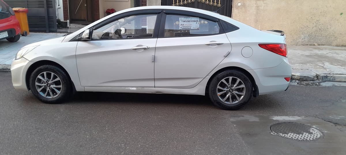 هونداي اكسنت موديل 2017 رقم بغداد ماشية 60 ألف محرك 1400 نظيفة جدا 
السعر 11000$ وبيه مجال
الاتصال ***********
