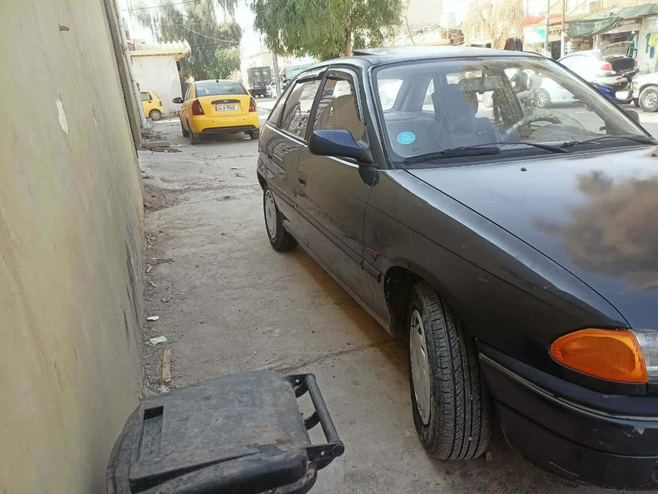 اوبل استرا موديل 92 اني الشرعي بس البوند مصبوغ وبعد مامبولش كاربون بيها سلايت كير شرط المحرك بي بخار السعر 45 الاتصال ***********
