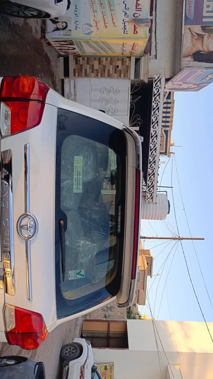 السلام عليكم اخوتي الاندكروز 2014 فطيم  6سلندر 
مابيه صبغ بيه تكحيلات بسيطه ابيع بدون مراوس تواصل رقم الهاتف ***********
