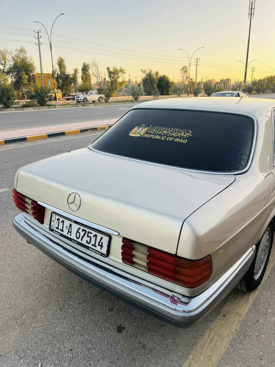 سلام عليكم مارسدس جامبو باب قصير للبيع 
رقم بغداد انكليزي سنويه لغايت 2030 
موديل 86 
السياره مصبوغه عام حداديه جديده تخم تاير جديد
محرك بلادي (300) 6 سلندر كير ومحرك جدد
السياره جاهزه 
السعر 63 وبيه مجال 
للاستفسار ***********
