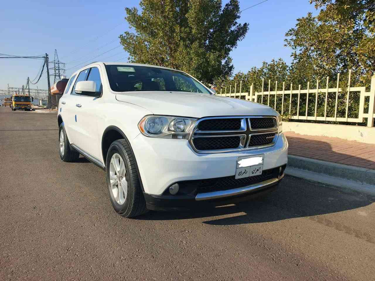 السلام عليكم 
دورنكو موديل 2013 وارد امريكا كلين بدون حادث مكفوله كفاله عامه حته الدعاميات مكفولات من التكحيل 
المواصفات فول عده الفتحه 
كشنات كهرباء
كشنات خزن
كشنات تدفئه
مري اشاره 
جنطه كهرباء 
شاشه قلابه
كامره 
مري قلابه اثناء الرجوع
حساسات
وبعد بيه مواصفات 
السياره فول الفول عده الفتحه 
مكان السياره بغداد مجمع نجمه بغداد السعر 200 وبيه مجال رقم الهاتف *********** ابو أيمن بغداد, العراق
